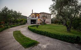 Luxury Rustic Villa Mountain View
